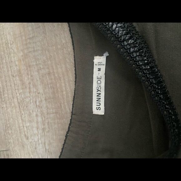 Sunnyside Green Cutout Shoulder Tops w/ embroidered collar - Picture 4 of 5